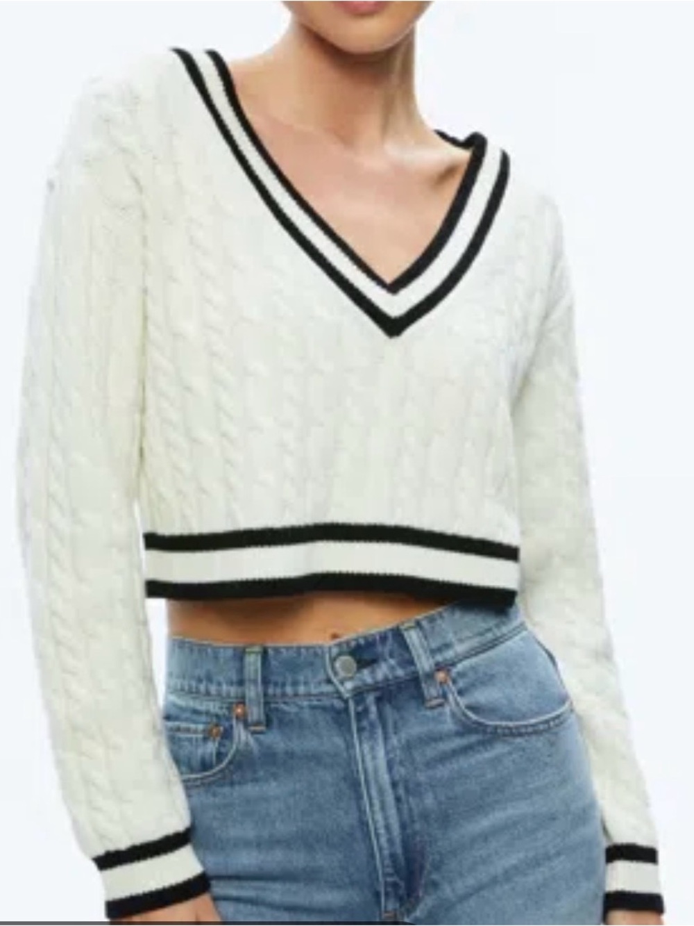 Alice + Olivia White Cropped Cable Knit V-Neck Sweater with Black Trim
